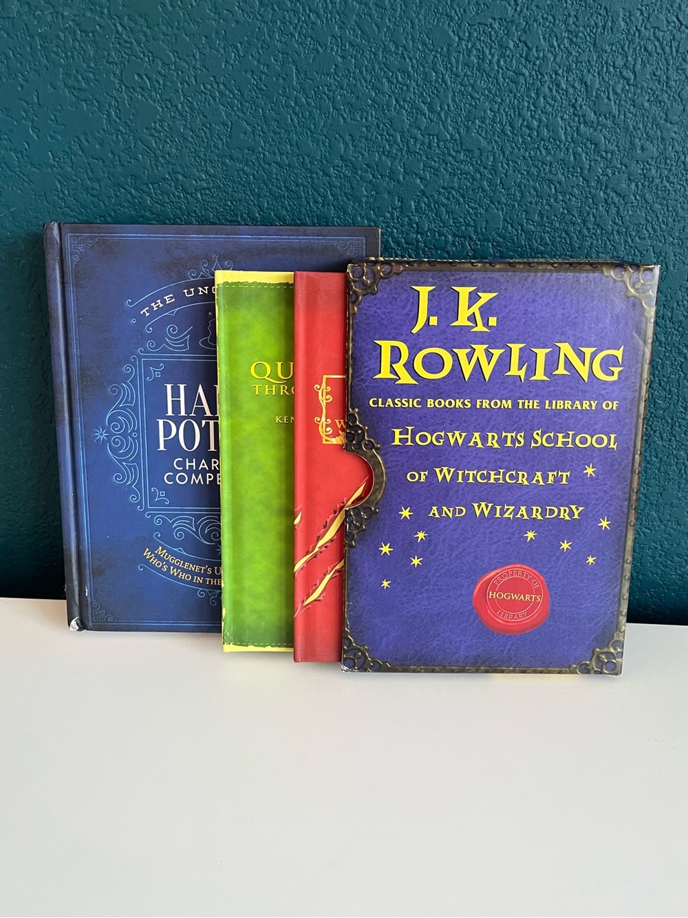 Harry Potter Library of Hogwarts Box Set & Unofficial Character Compendium Books